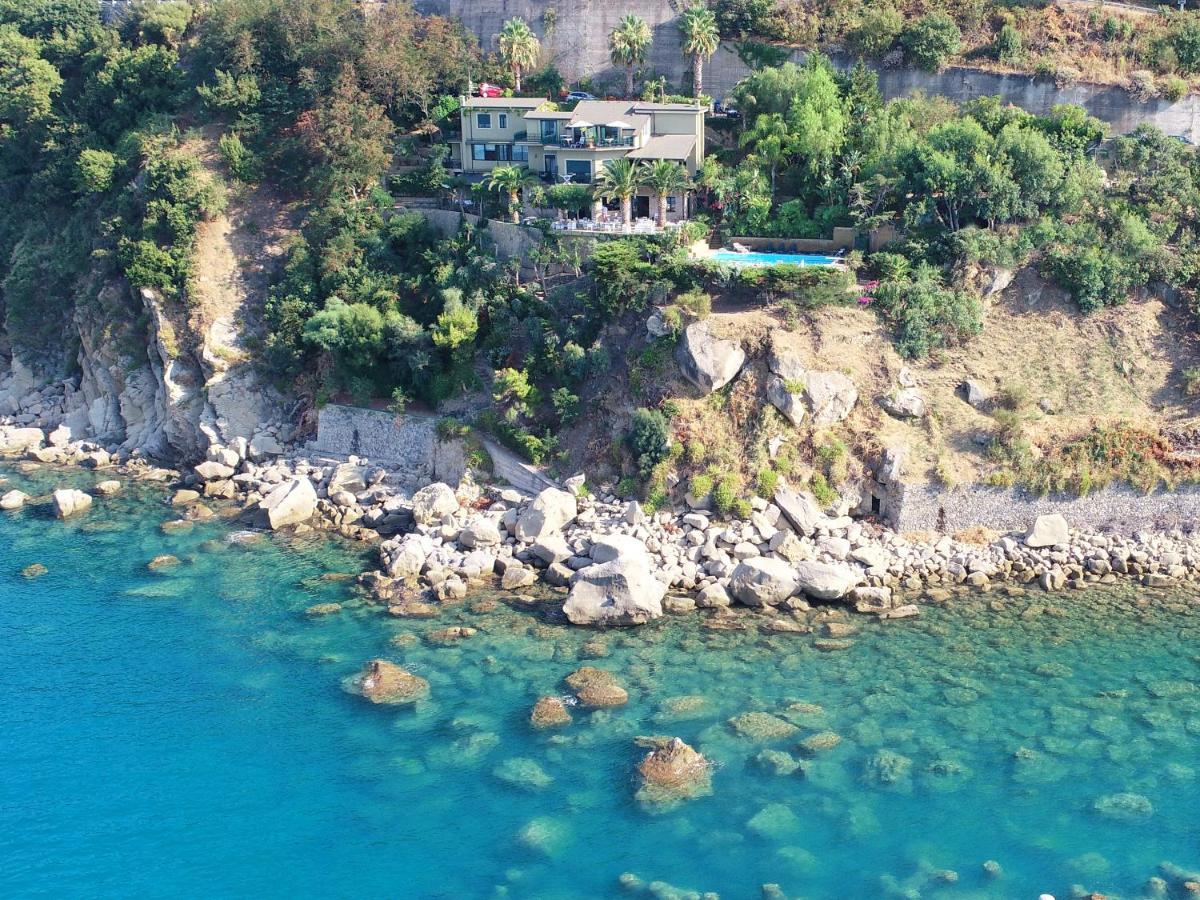Villa Anita Apartments Capo dʼOrlando Eksteriør billede