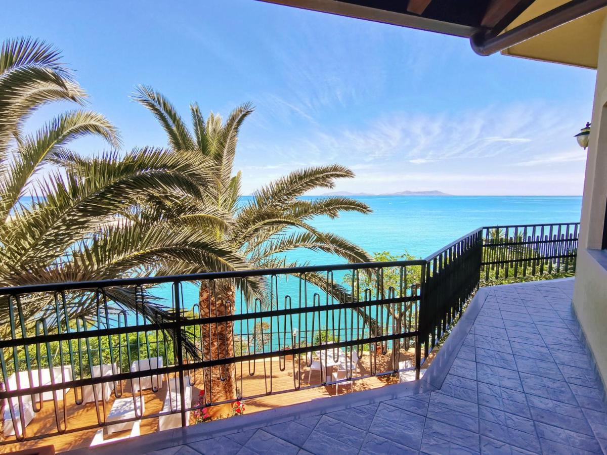 Villa Anita Apartments Capo dʼOrlando Eksteriør billede