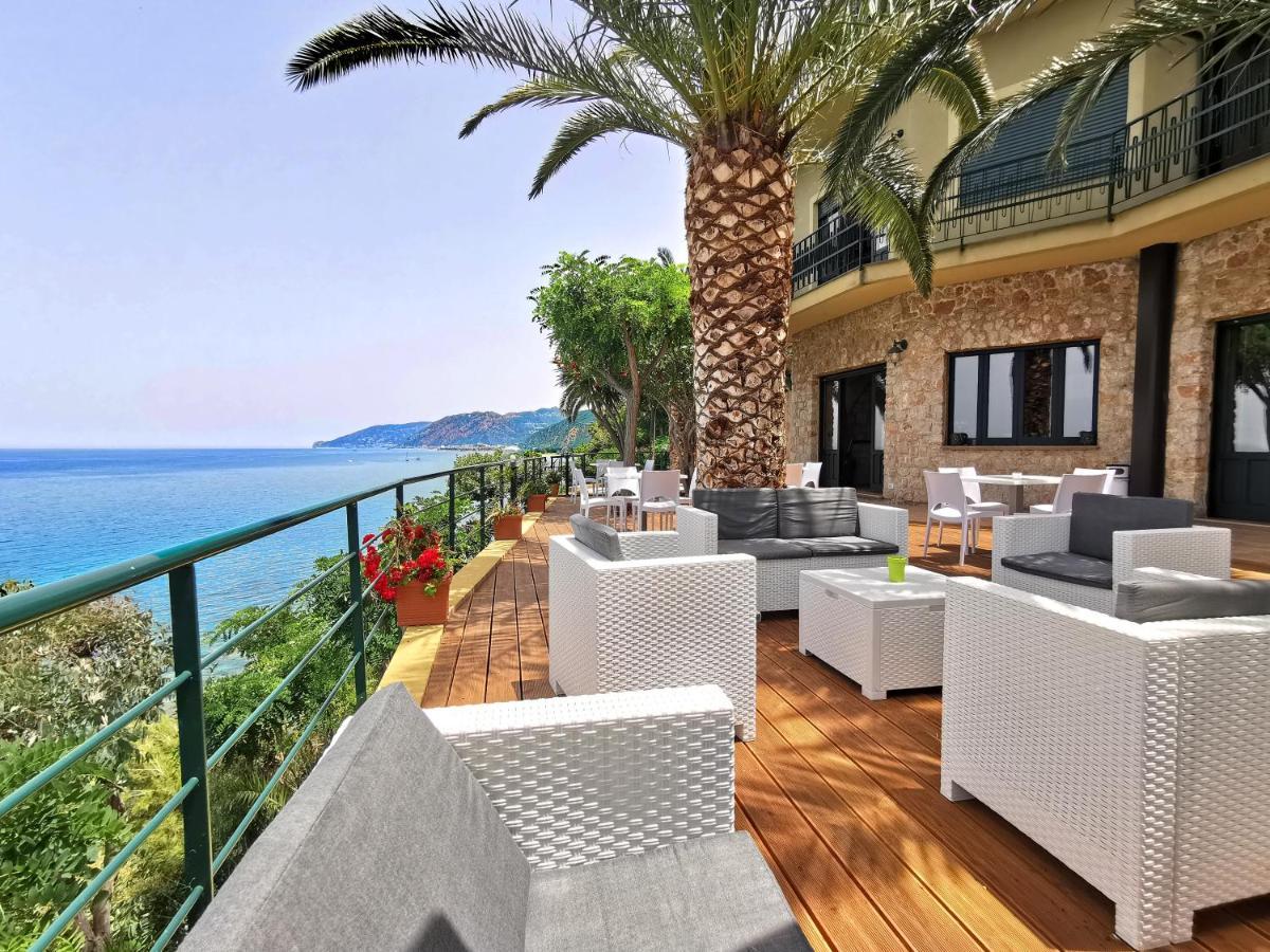 Villa Anita Apartments Capo dʼOrlando Eksteriør billede
