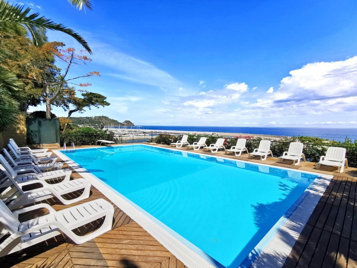 Villa Anita Apartments Capo dʼOrlando Eksteriør billede