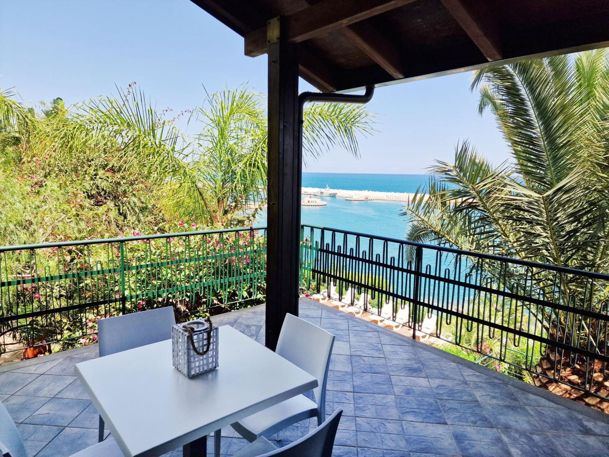 Villa Anita Apartments Capo dʼOrlando Eksteriør billede